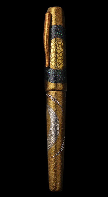 AKEMI - Maki-e fountain pen, a radiant celebration of the sun and moon's cosmic fire and spiritual light, rendered in exquisite detail with gold dust, mother of pearl, and abalone.