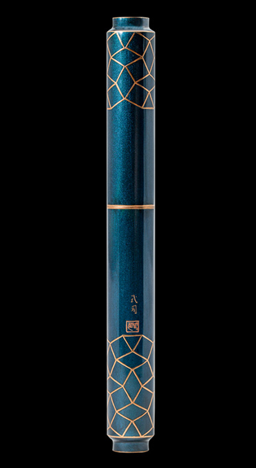 CERULEAN - Maki-e fountain pen, a serene embodiment of tranquil blue.