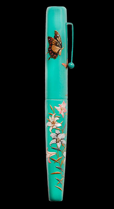 THE SPRING GARDEN - Maki-e fountain pen, a vibrant celebration of the season's blossoms.